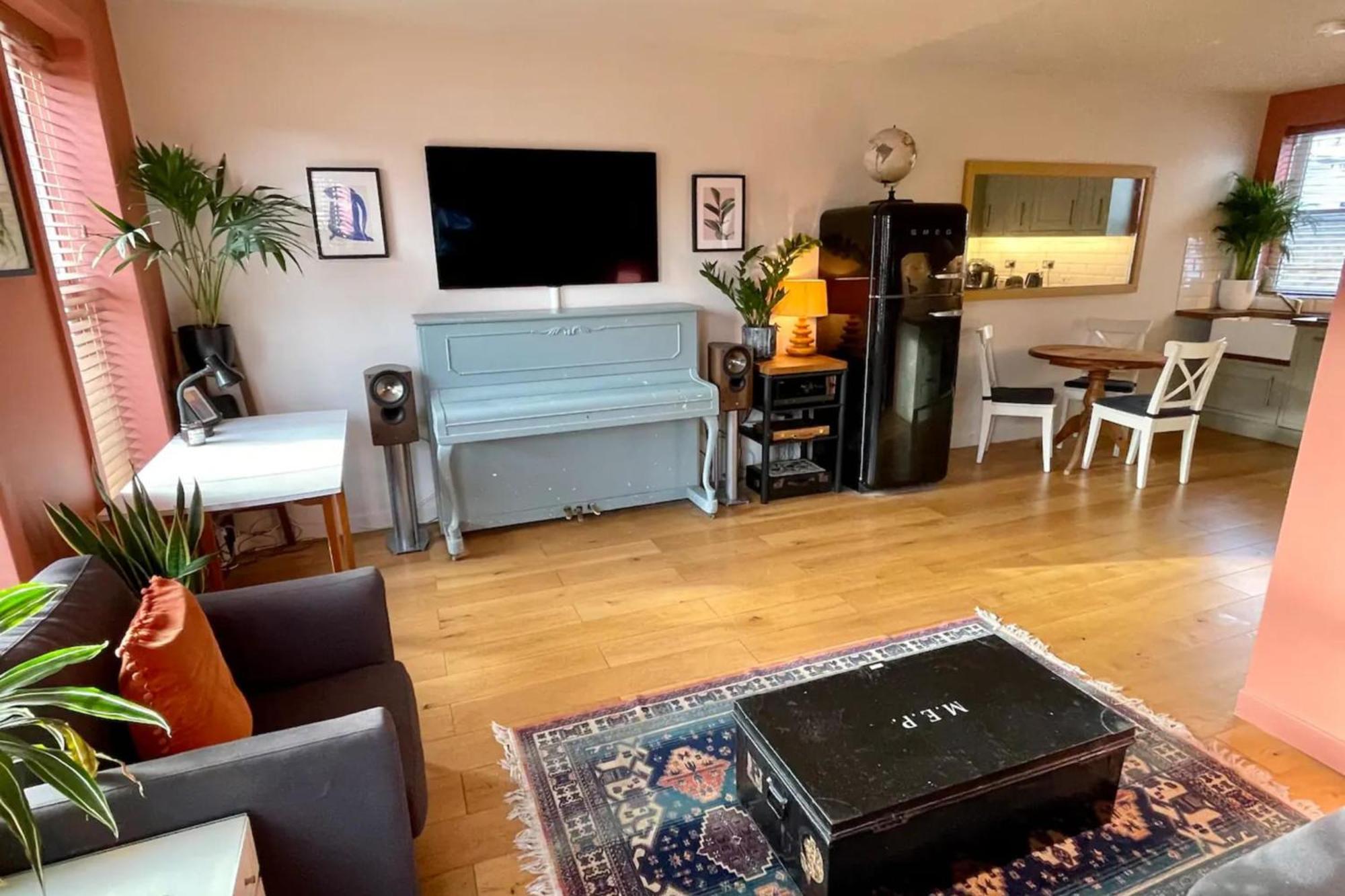 Charming And Spacious 2 Bed Near Kensal Green Tube Appartamento Londra