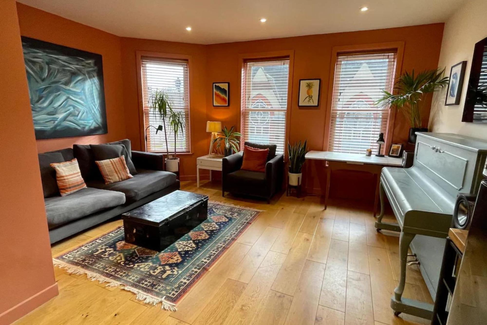 Charming And Spacious 2 Bed Near Kensal Green Tube Appartamento